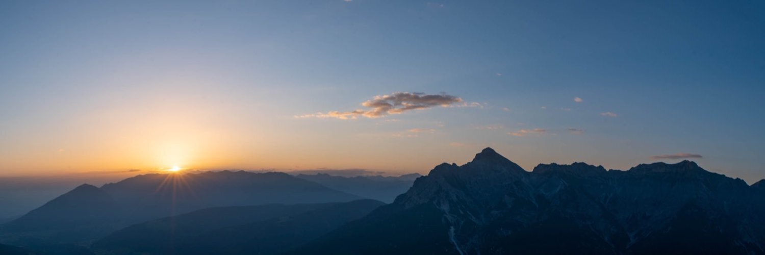 skblnx's profile header