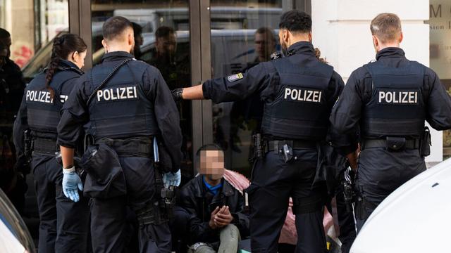 Mobile Gesichtserkennung: Frankfurts Polizei identifiziert Menschen per Foto-App - Mobile Gesichtserkennung: Frankfurts Polizei identifiziert Menschen per Foto-App