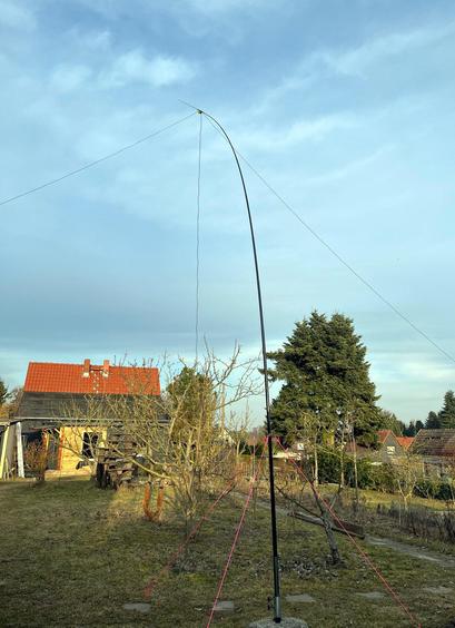 Linked dipole as inverted-V 5mtrs above ground in the centre